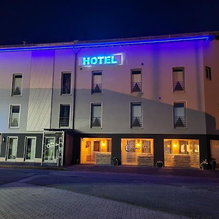Hotel Come In Menden Eksteriør billede